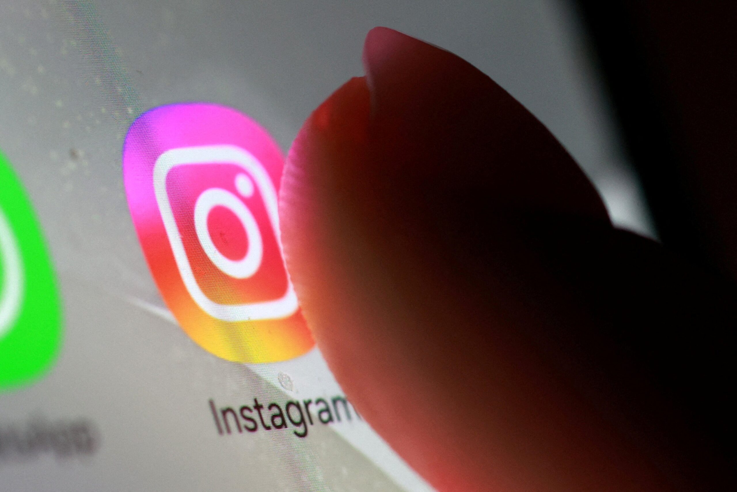 Instagram alertará pais quando adolescentes pesquisarem sobre suicídio