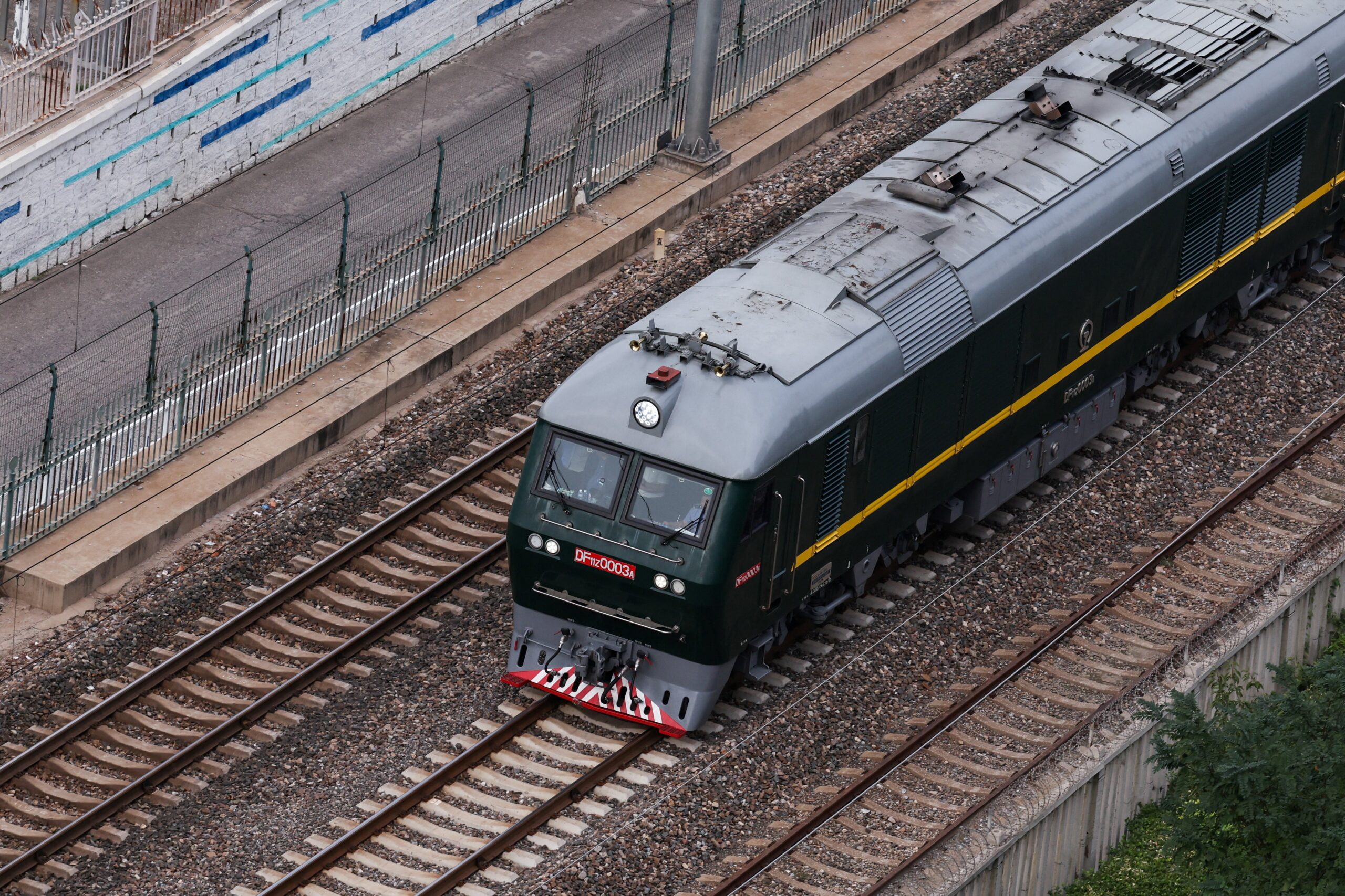 Trem entre China e Coreia do Norte volta após seis anos e tem passagens esgotadas