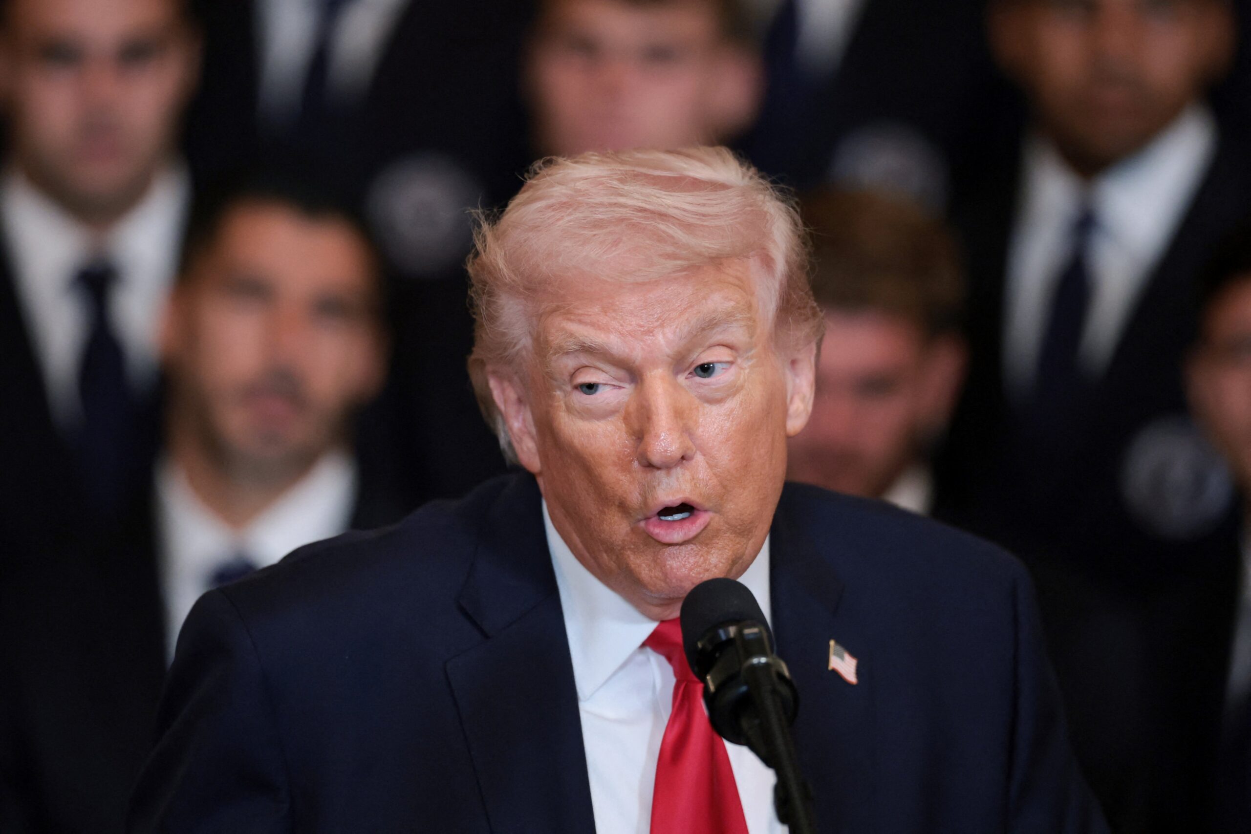 Trump afirma que quer o fim da estrutura de liderança do Irã