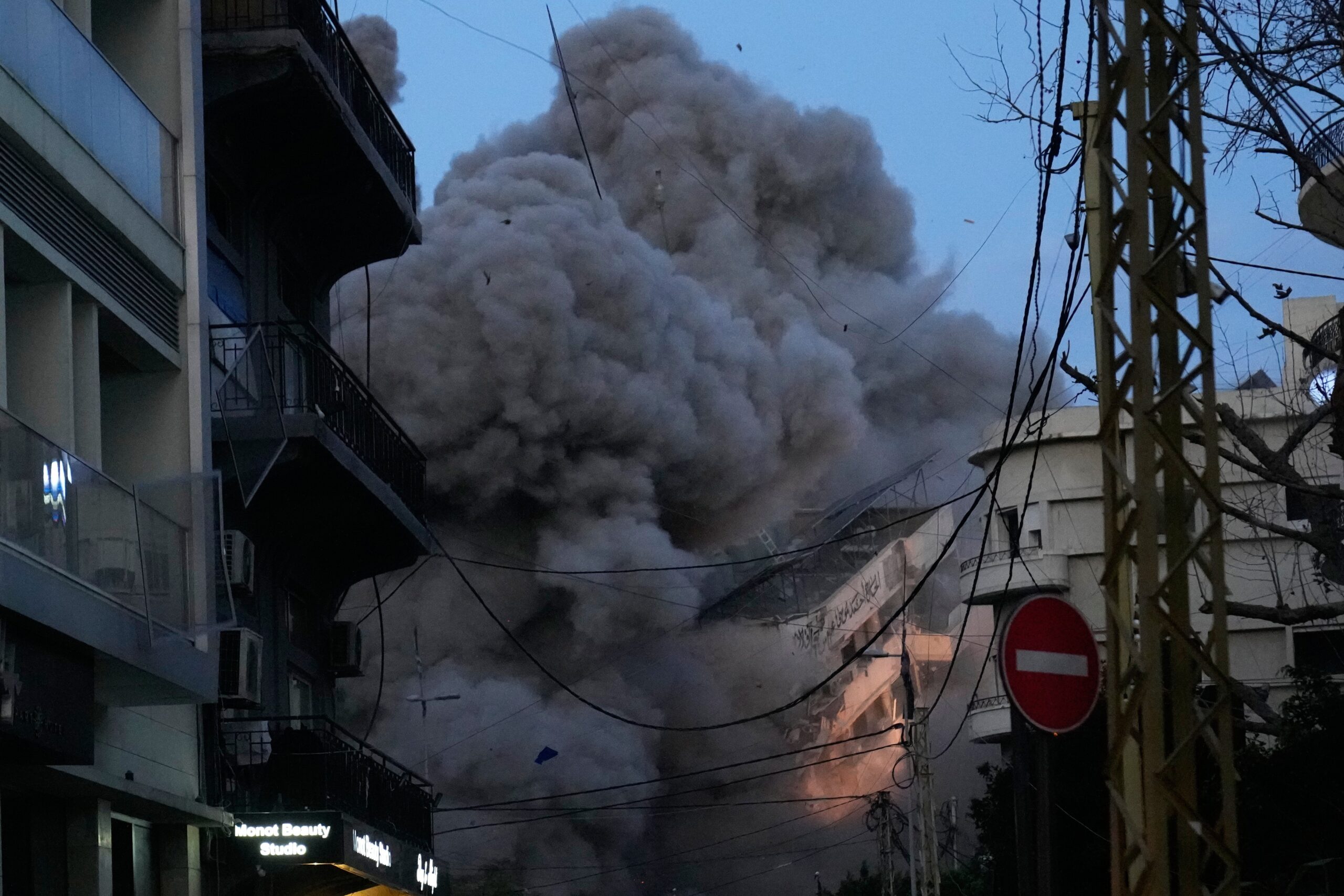 Ataques de Israel ao centro de Beirute, no Líbano, aterrorizam população: ‘Estamos exaustos’