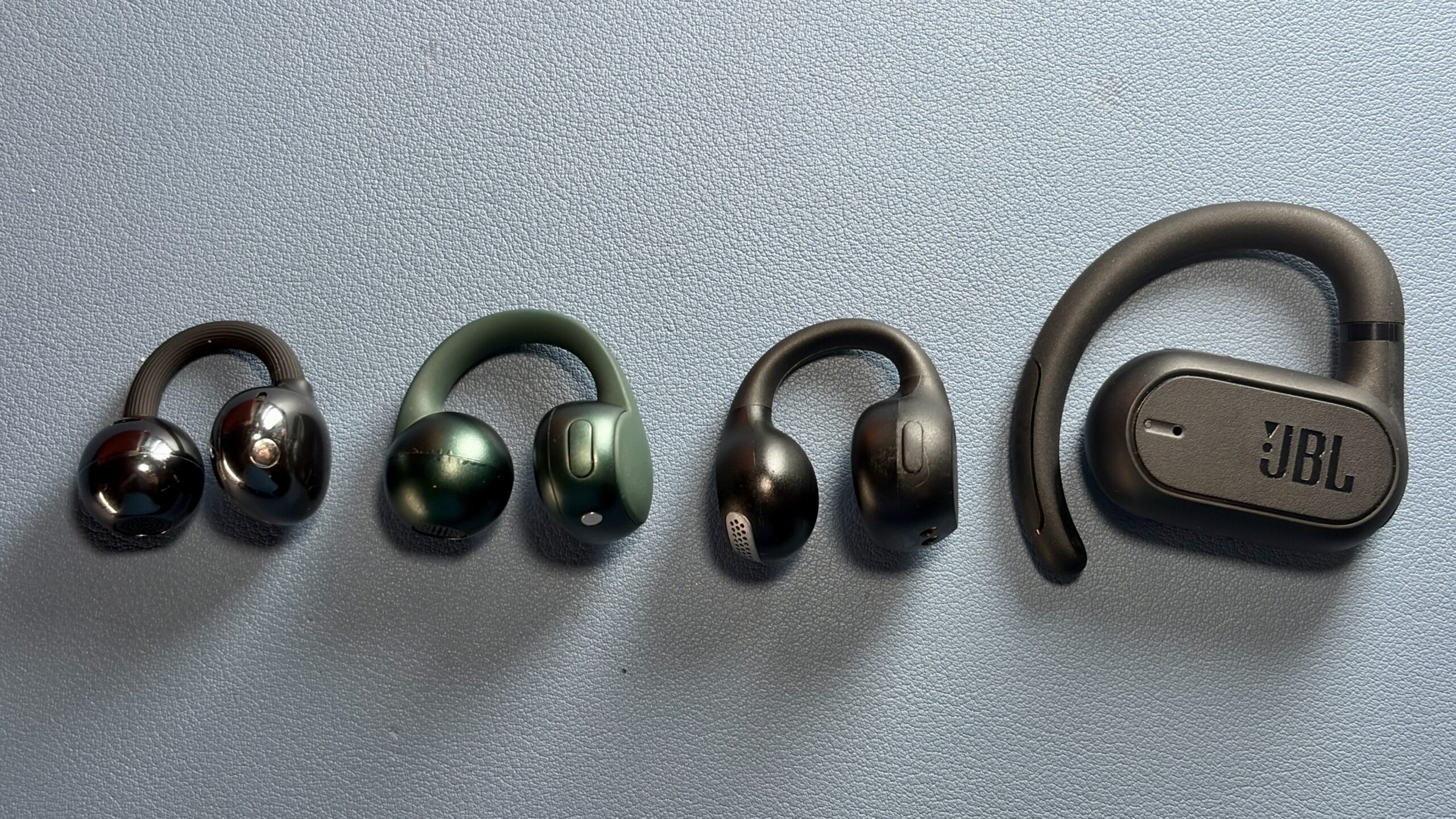 Qual o melhor fone que não tampa o ouvido? g1 testa 4 modelos